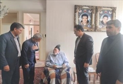 تجلیل فرماندار اردبیل ازخانواده معظم شهیدان جبراییل و میکاییل صادقی